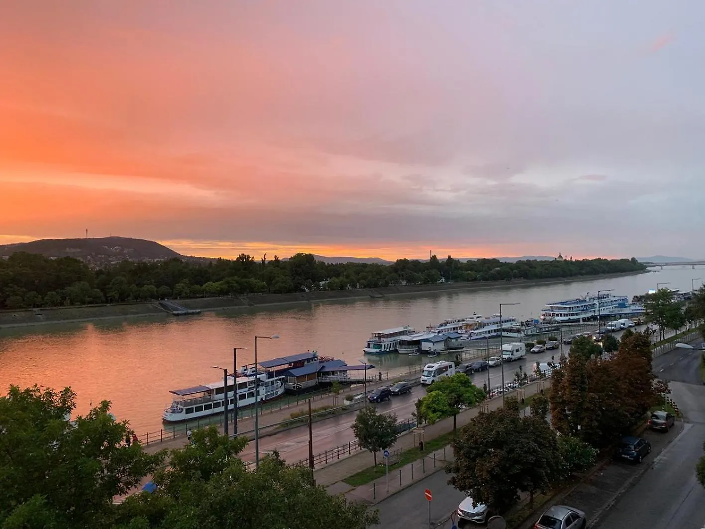 Apartment Unique View On Danube, Margaret Island, Buda Hills Budapest Hungary